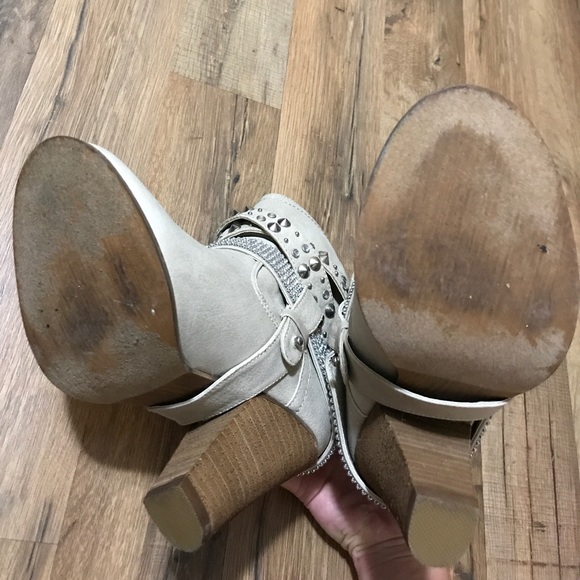 Stunning Booties - Picture 7 of 7